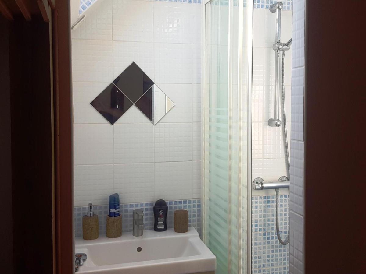 Apakabar Homestay - Proche Gare Melun, Parking Prive, Netflix La Rochette  외부 사진