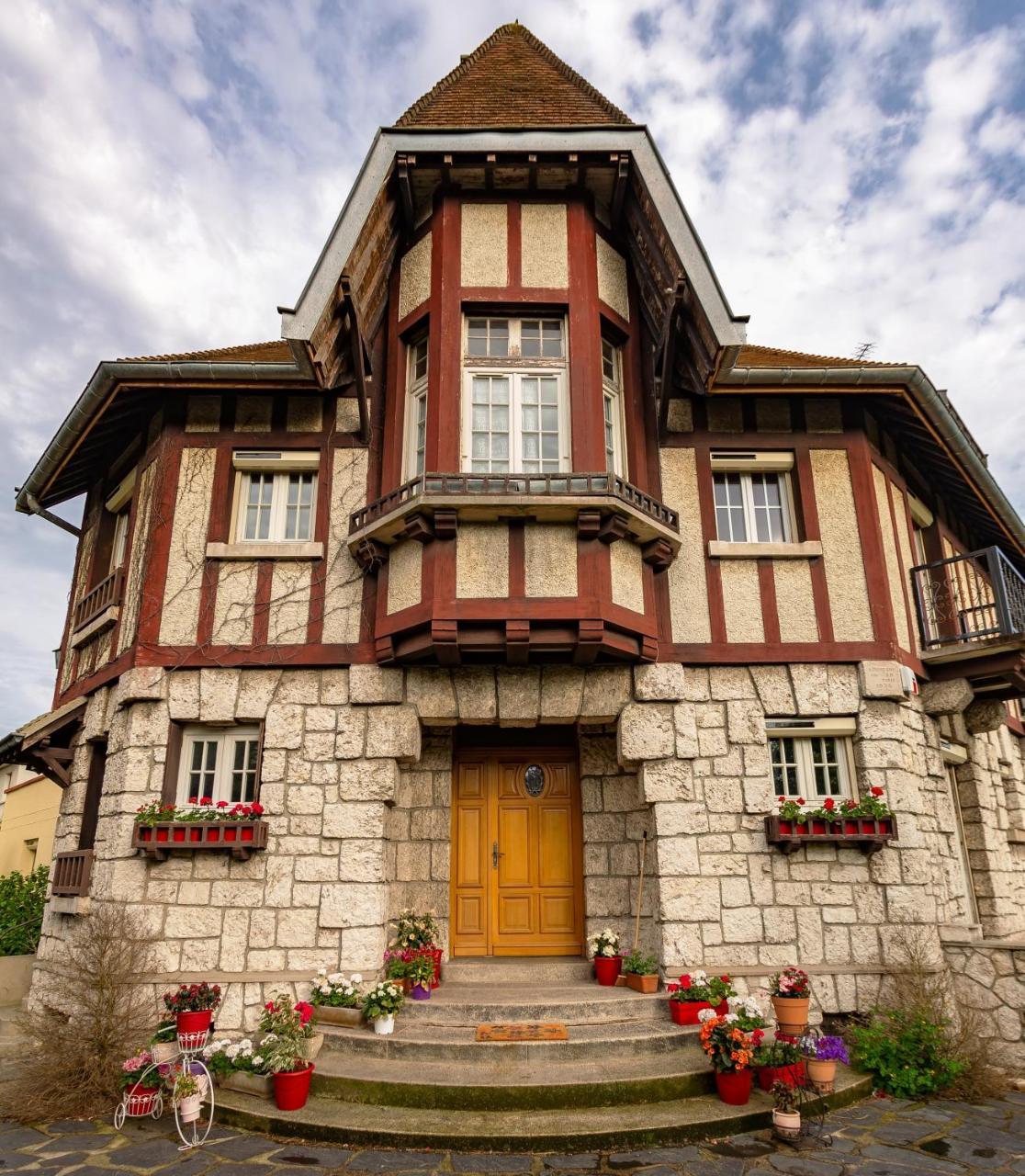 Apakabar Homestay - Proche Gare Melun, Parking Prive, Netflix La Rochette  외부 사진