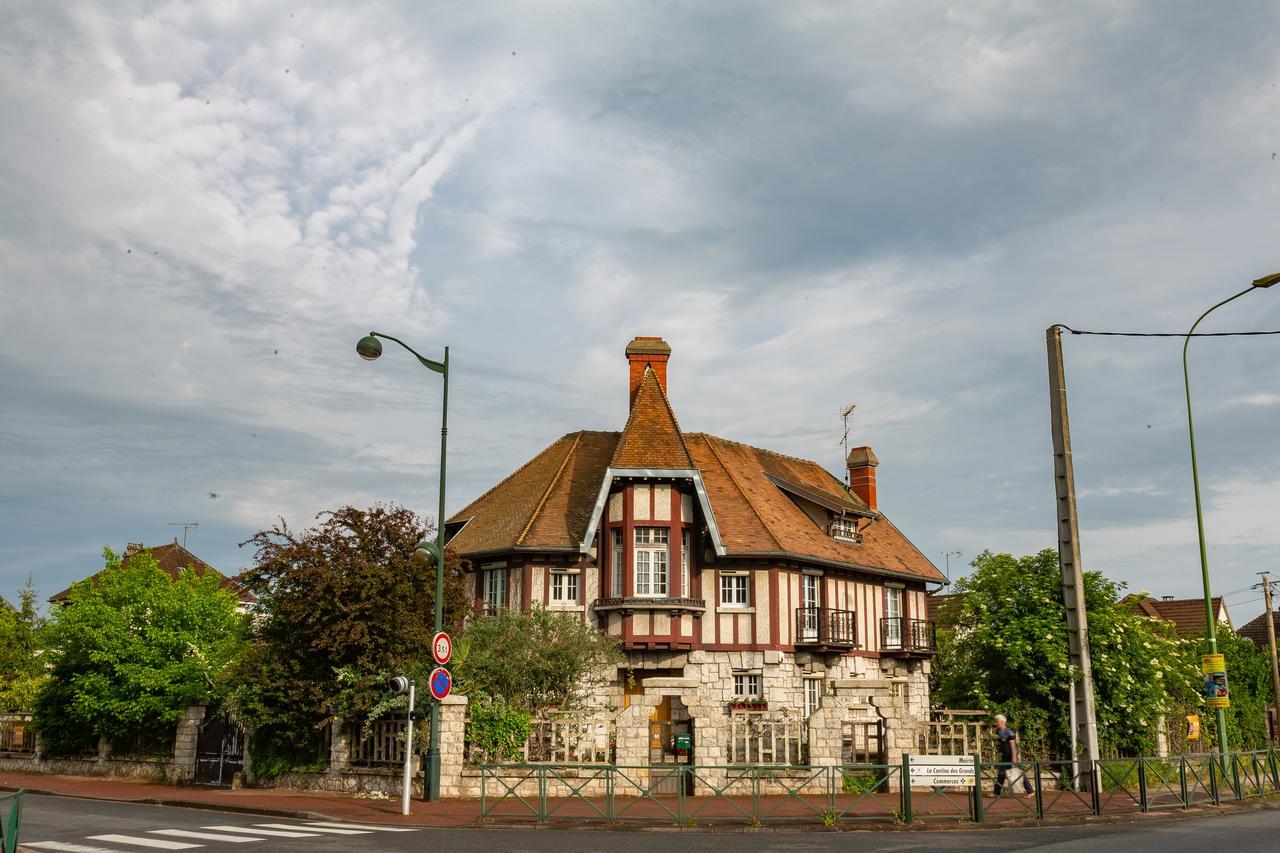 Apakabar Homestay - Proche Gare Melun, Parking Prive, Netflix La Rochette  외부 사진