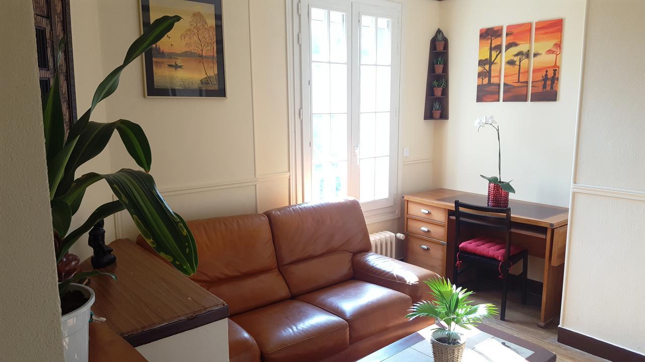 Apakabar Homestay - Proche Gare Melun, Parking Prive, Netflix La Rochette  외부 사진